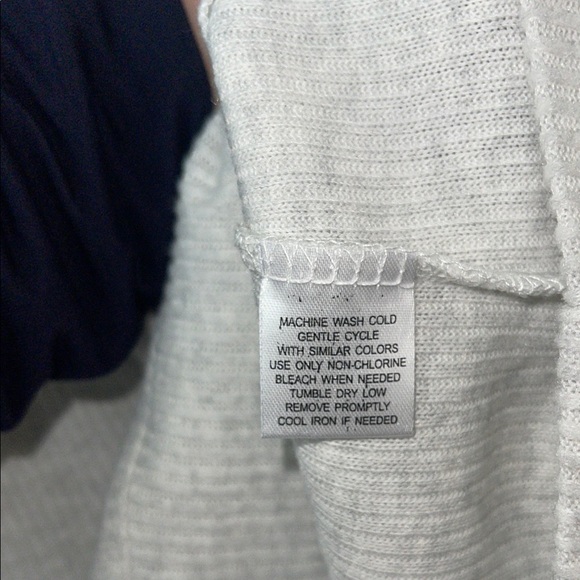 Gray Asymmetrical Buttoned Sweatshirt - Picture 5 of 8